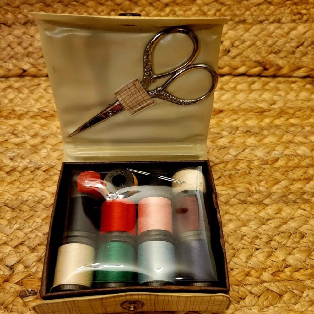 Vintage Belding Corticelli Sewing Kit